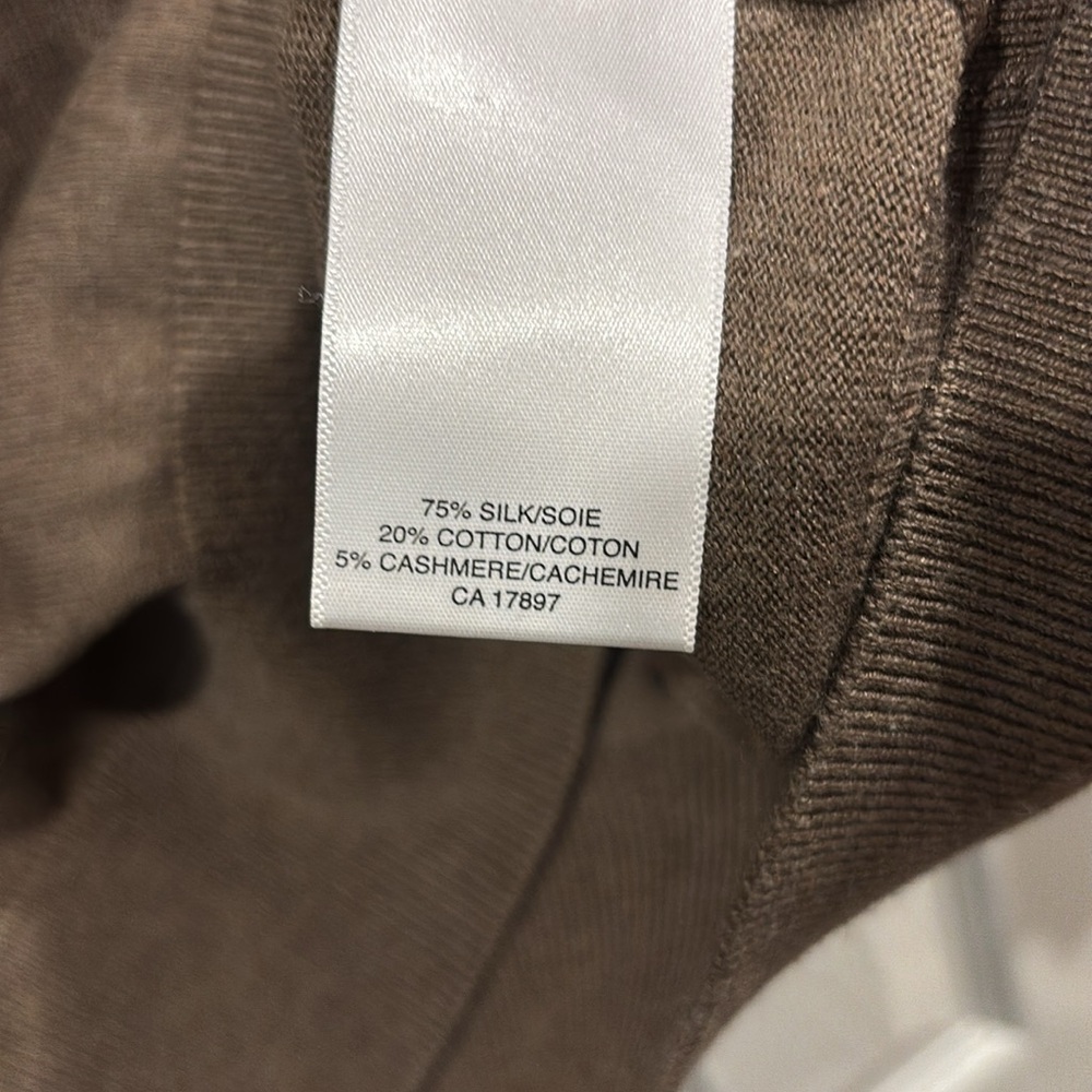Banana republic v neck sweater - Picture 3 of 4